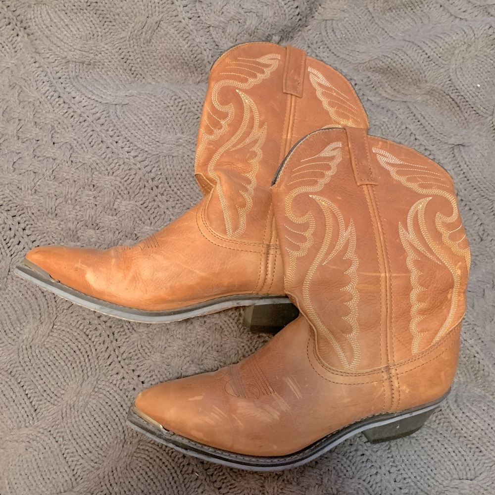 Women’s size 8.5 cowboy boots